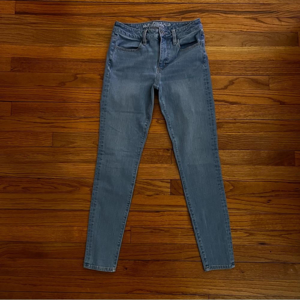 American Eagle high rise jeans medium wash - size 4